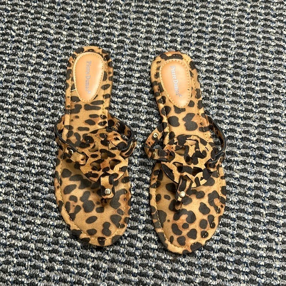 Pierre Dumas Shoes - Comfy Sandals Pierre Dumas Sandals EUC Size 8.5
